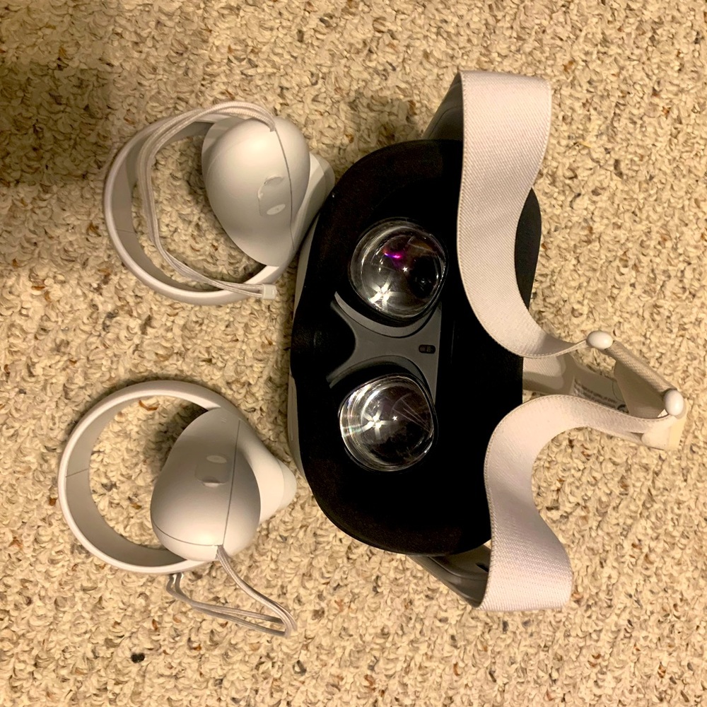 Oculus quest 2. Bought it for my nephew but he doesn’t use it